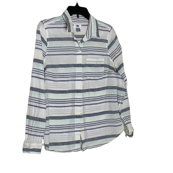 Old Navy light weight buttoned down shirt. Long sleeves - Picture 3 of 6